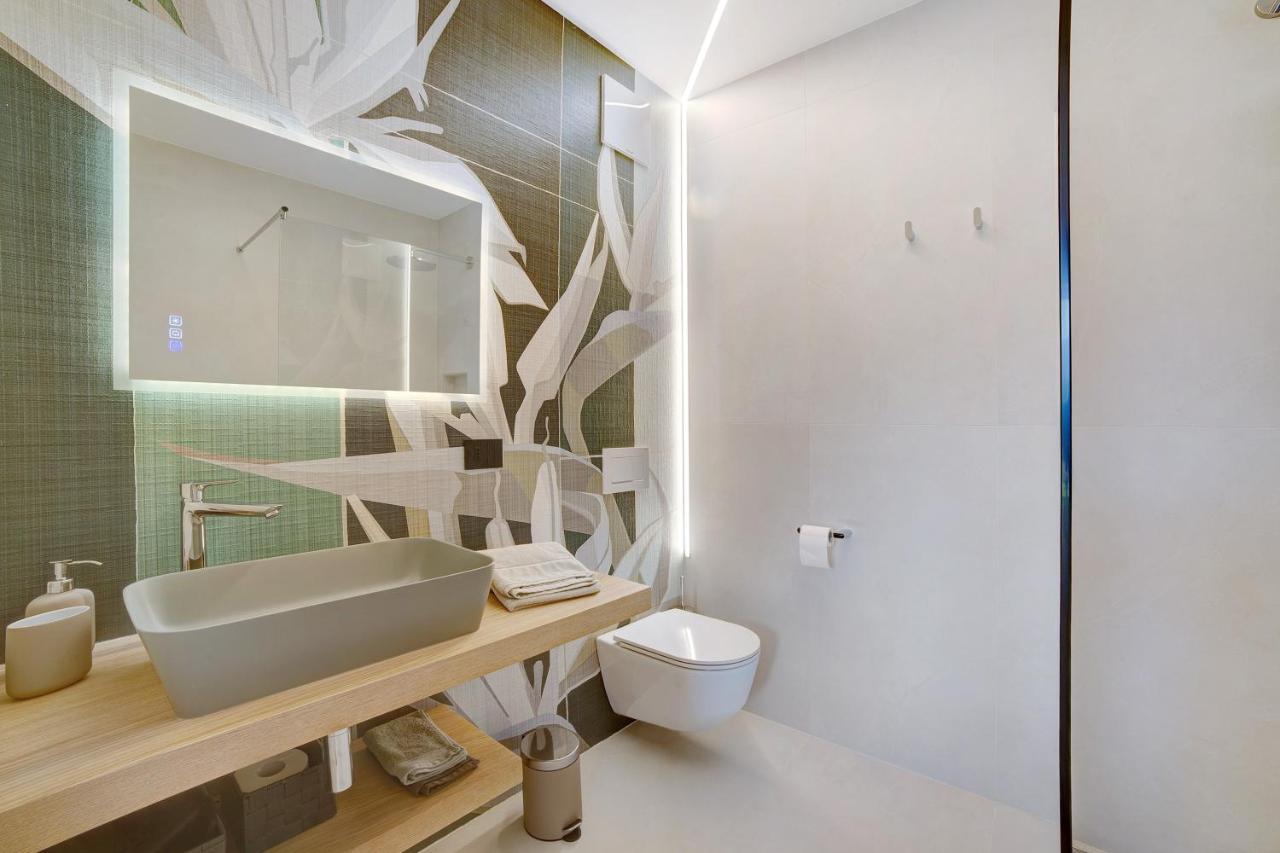 Alivo Living Apartment Olivia Rifiano Luaran gambar